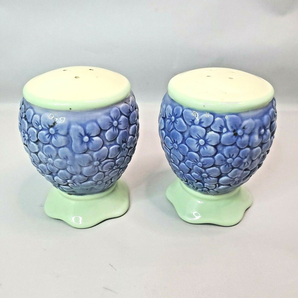 Pfaltzgraff Summer Breeze Salt Pepper Shakers Sculpted Lavender Hydrangeas